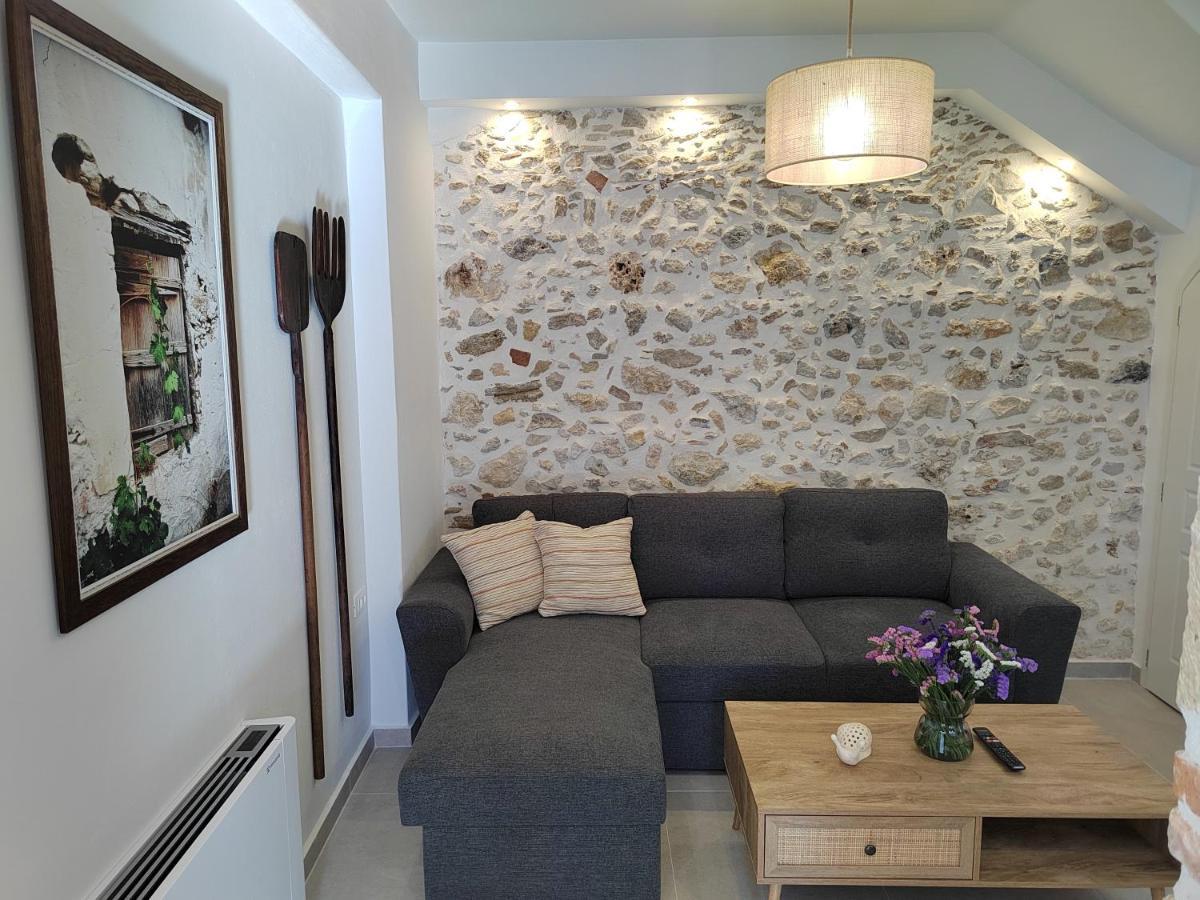 הוילה פלטניאס Mouse House With Sea View And Mini Pool מראה חיצוני תמונה